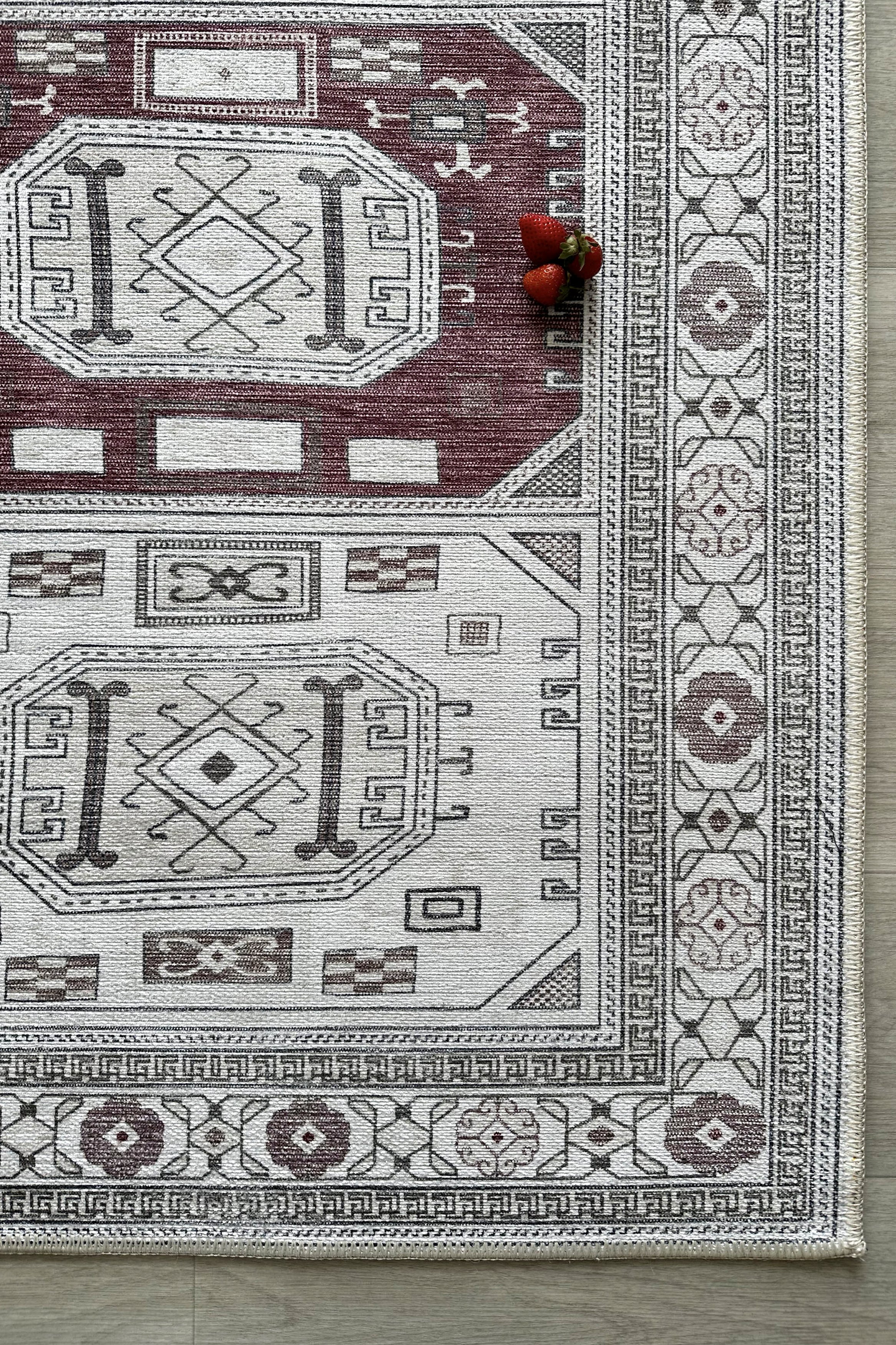 Jianna Modern Turkish Cream Burgundy Rug