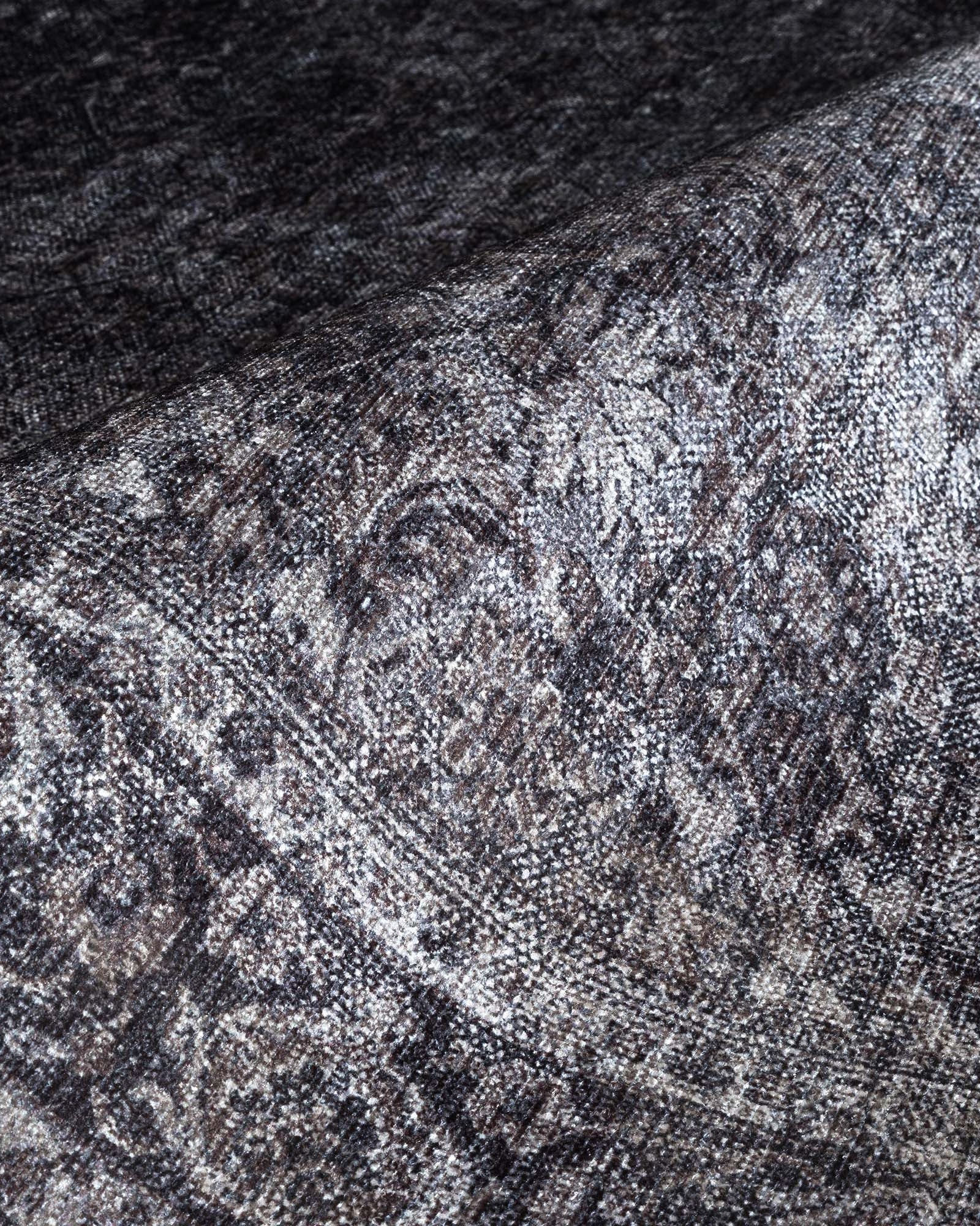 Valerie Distressed Persian Newburg Green & Olive Rug