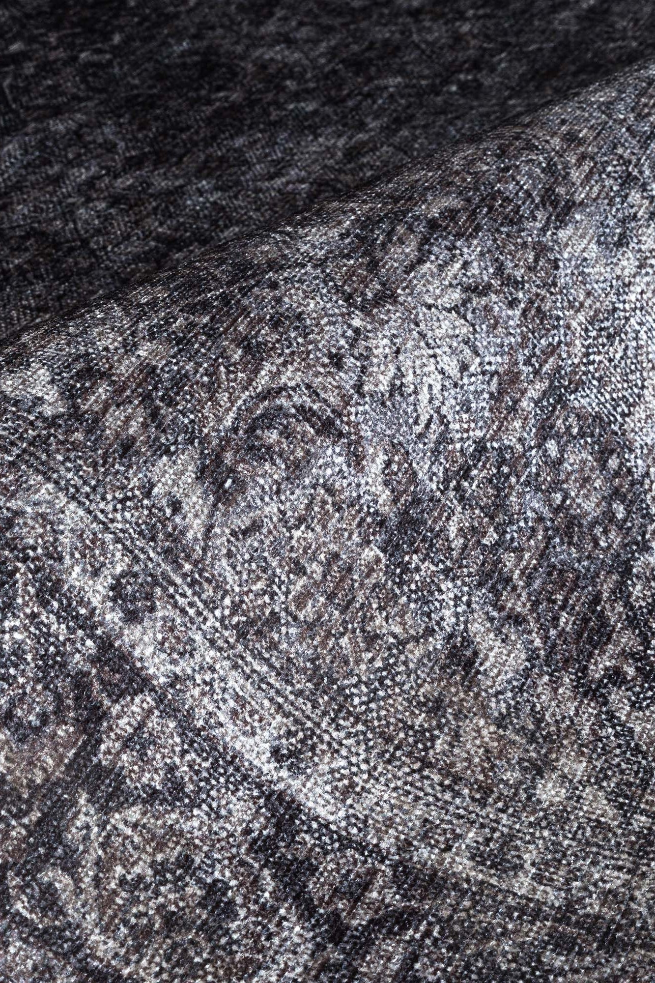 Valerie Distressed Persian Newburg Green & Olive Rug