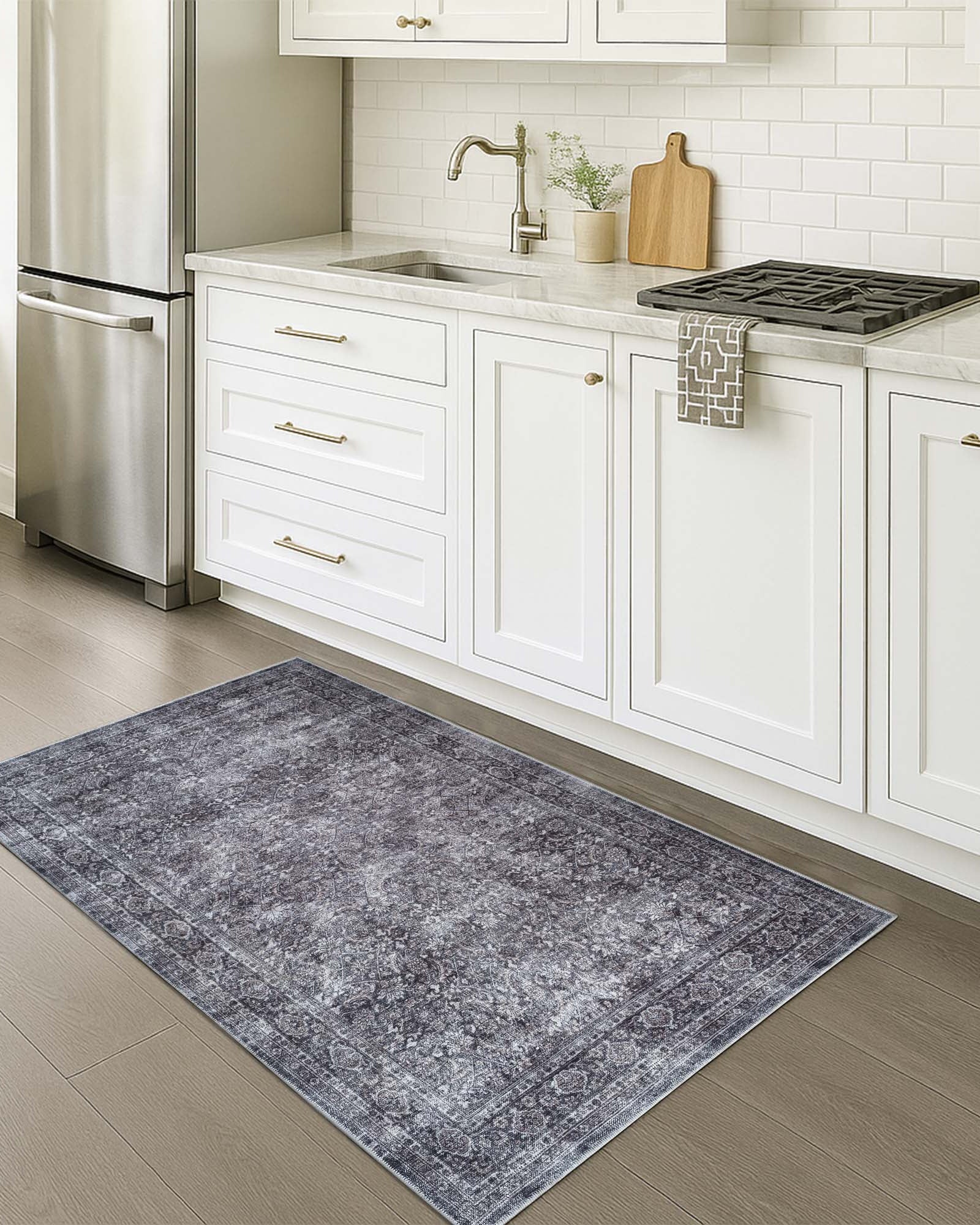 Valerie Distressed Persian Newburg Green & Olive Rug