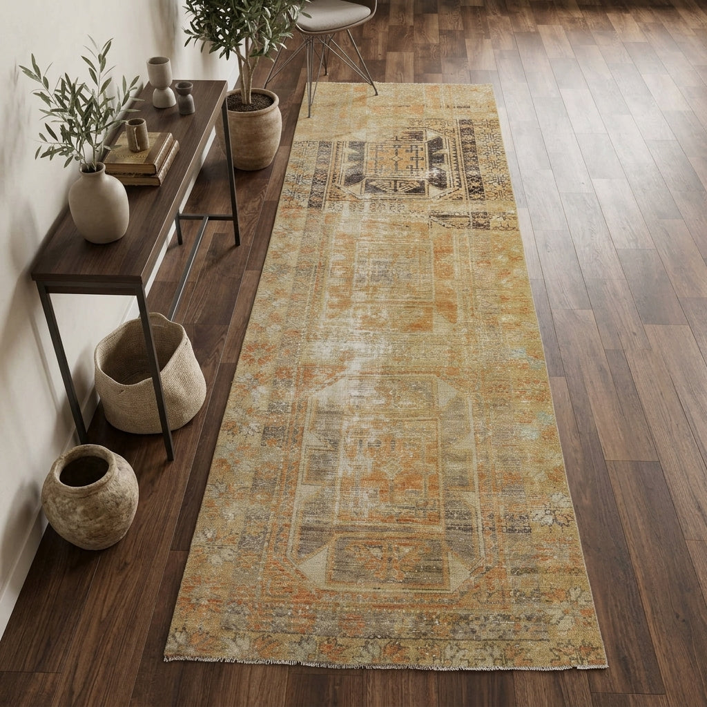 Tribal pattern on the Kumrunisin Bercin vintage runner rug – handmade in Anatolia, Turkey