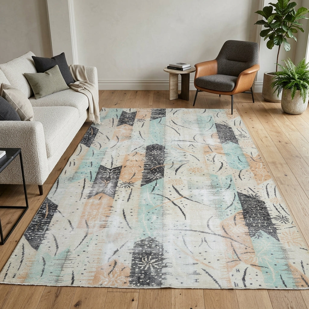 Tribal pattern on the Kirazmelek Berkem vintage area rug – handmade in Anatolia, Turkey