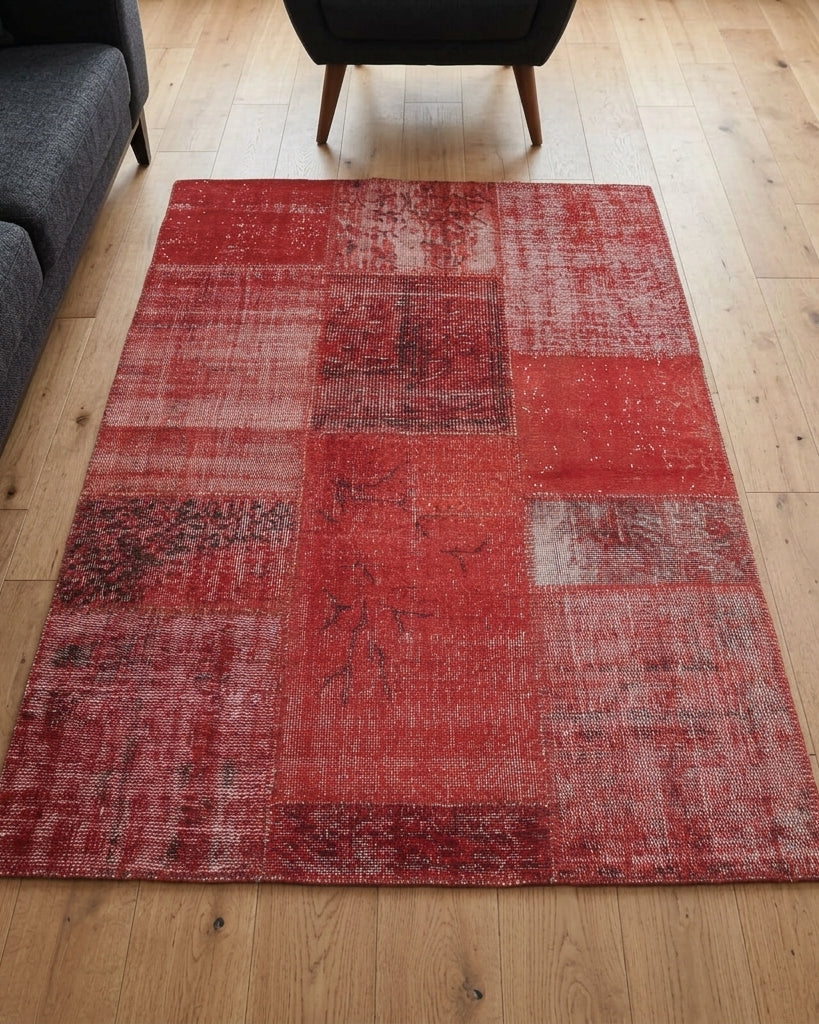 Solid pattern on the Halaura vintage patchwork area rug – handmade in Anatolia, Turkey