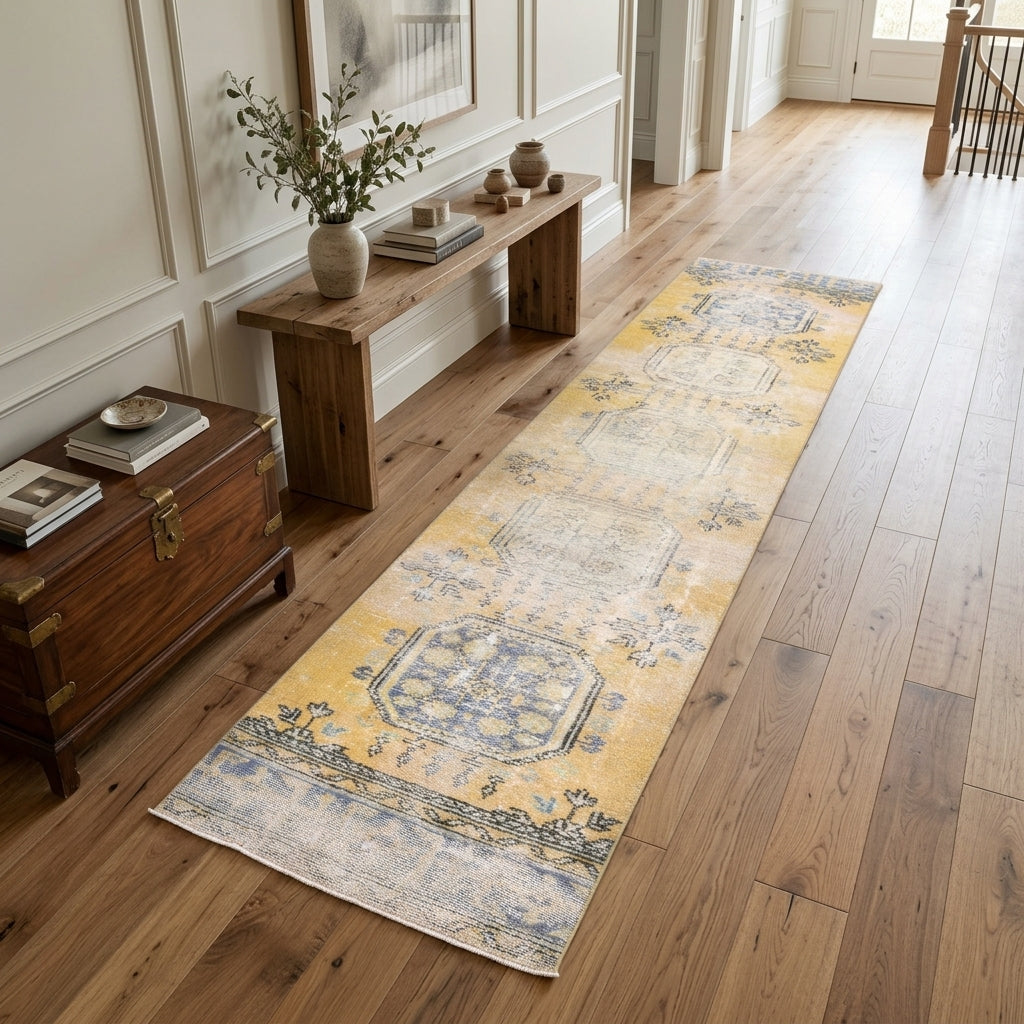 Ikat pattern on the Ourananthe vintage runner rug – handmade in Anatolia, Turkey