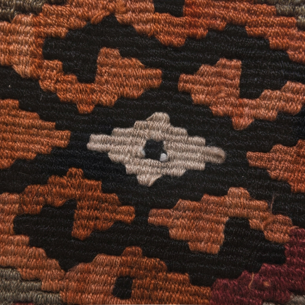 Ikat pattern on the Sunbulgonca Guner vintage kilim runner rug – handwoven flatweave in Elazig, Turkey