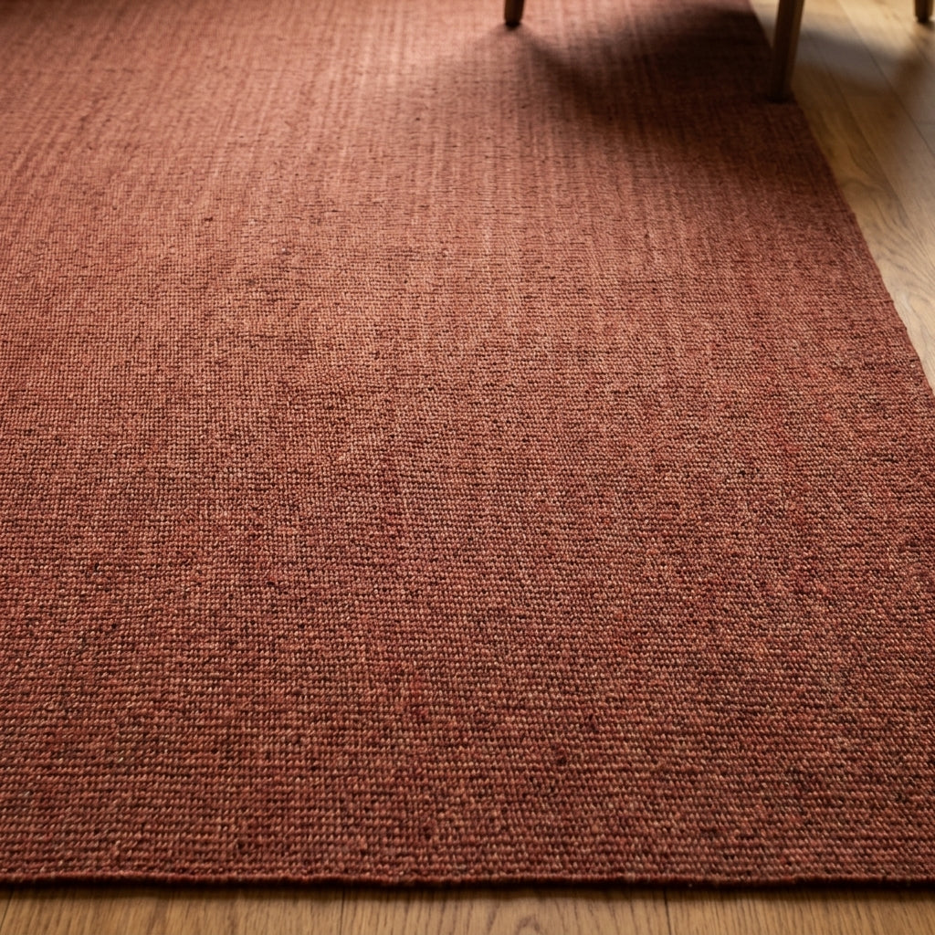 Solid pattern on the Stenozoe Gunsu vintage kilim rug – handwoven flatweave in Sivas, Turkey