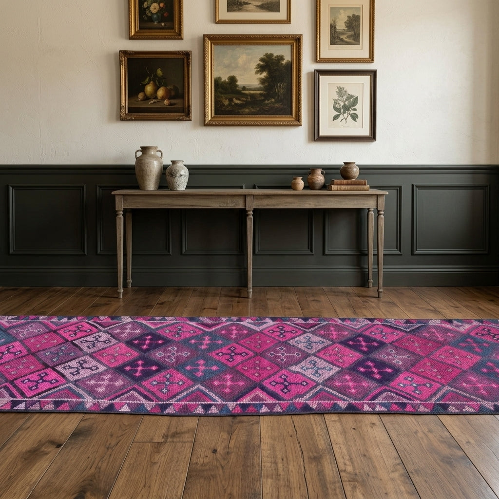 Ikat pattern on the Galatea vintage runner rug – handmade in Anatolia, Turkey