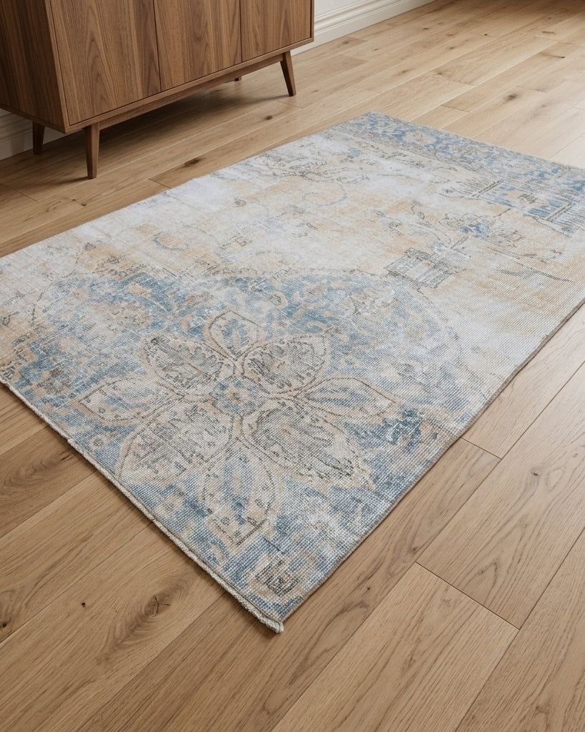 Oriental pattern on the Fidansultan vintage area rug – handmade in Anatolia, Turkey