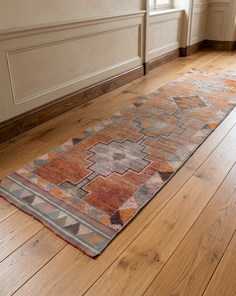 Geometric pattern on the Pelagia vintage runner rug – handmade in Anatolia, Turkey