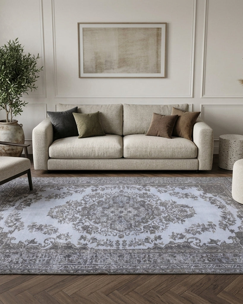 Oriental pattern on the Nehirnihal vintage area rug – handmade in South Region, Turkey