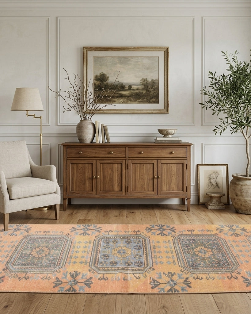 Floral pattern on the Jaleay vintage runner rug – handmade in Anatolia, Turkey