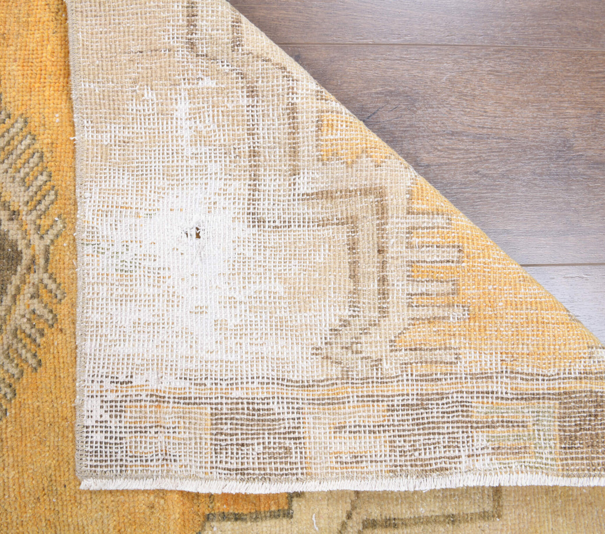 Authentic Anatolian vintage runner rug (1970s) with oriental design – one-of-a-kind at Fame Rugs
