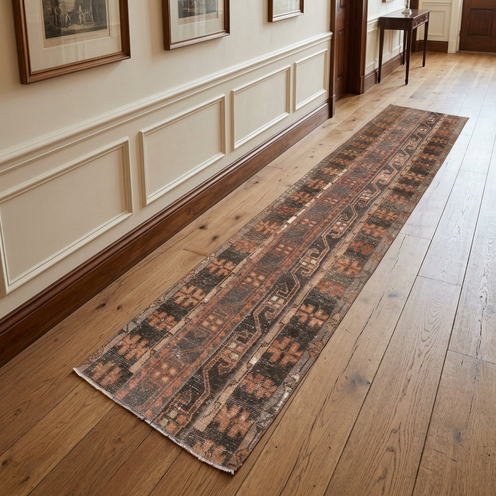 Tribal pattern on the Hippophaessa vintage patchwork runner rug – handmade in Anatolia, Turkey