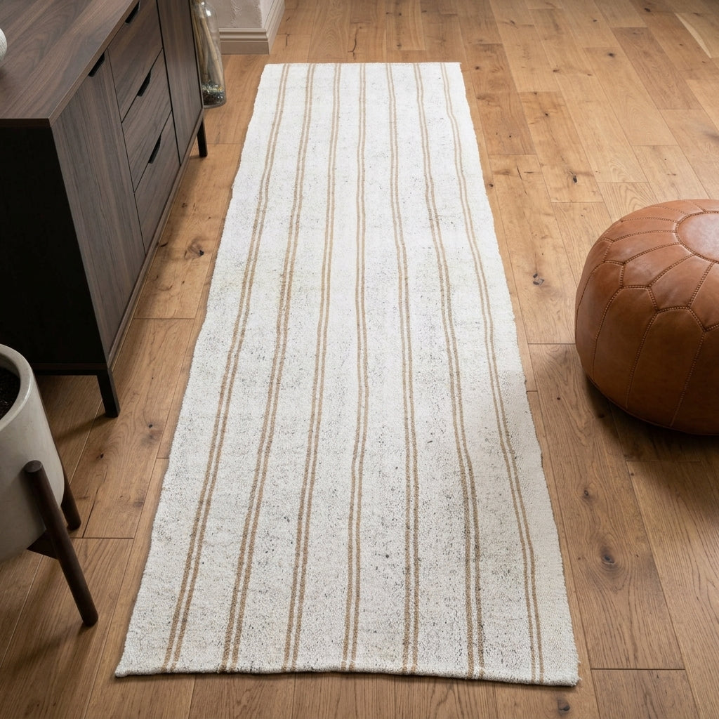 Striped pattern on the Vecdlale vintage kilim runner rug – handwoven flatweave in Anatolia, Turkey