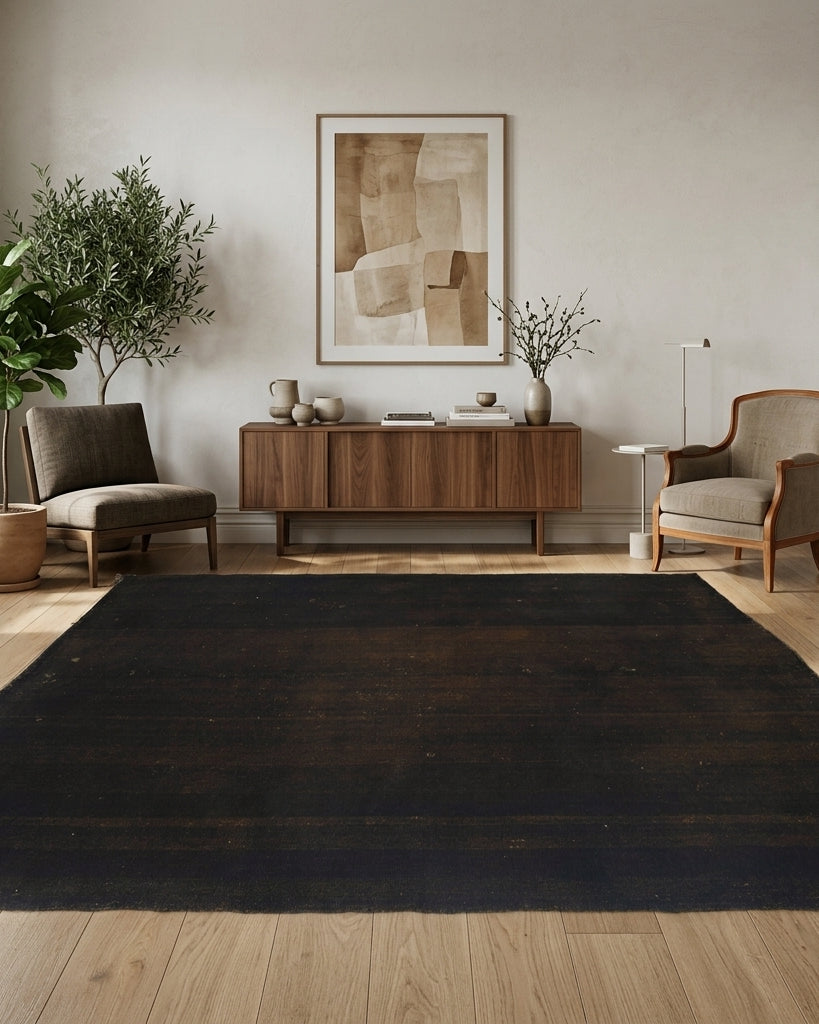 Solid pattern on the Selengonca vintage kilim rug – handwoven flatweave in Anatolia, Turkey
