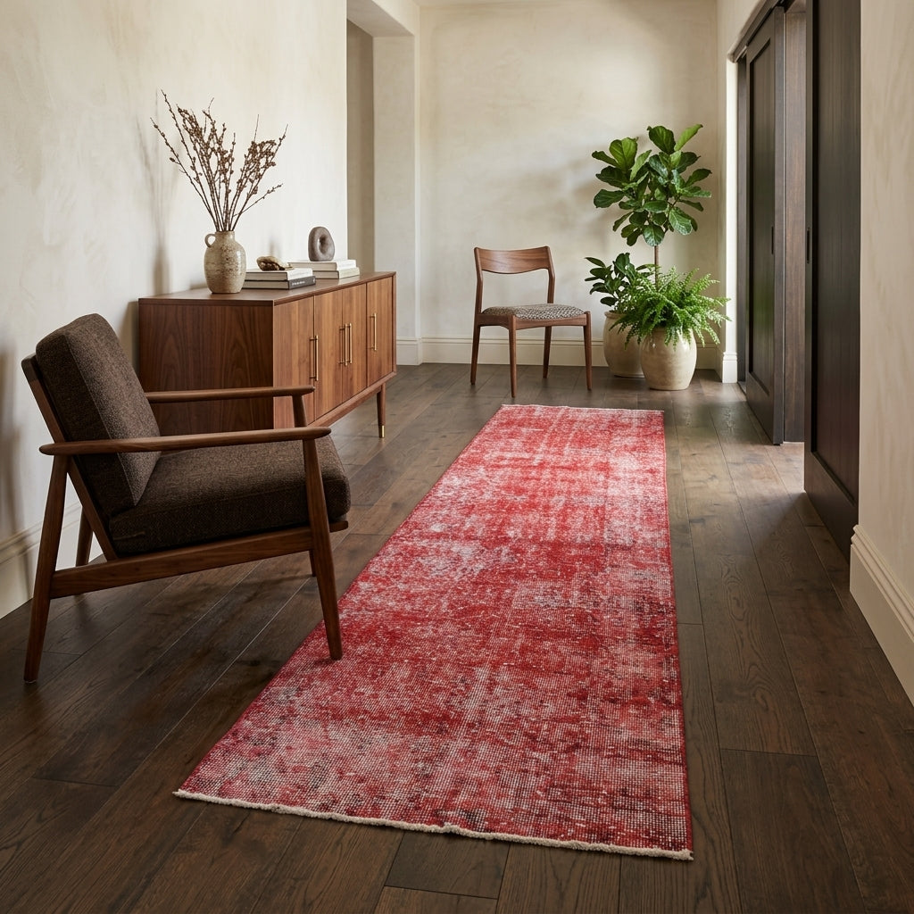Solid pattern on the Goncalale distressed vintage runner rug – handmade in Anatolia, Turkey