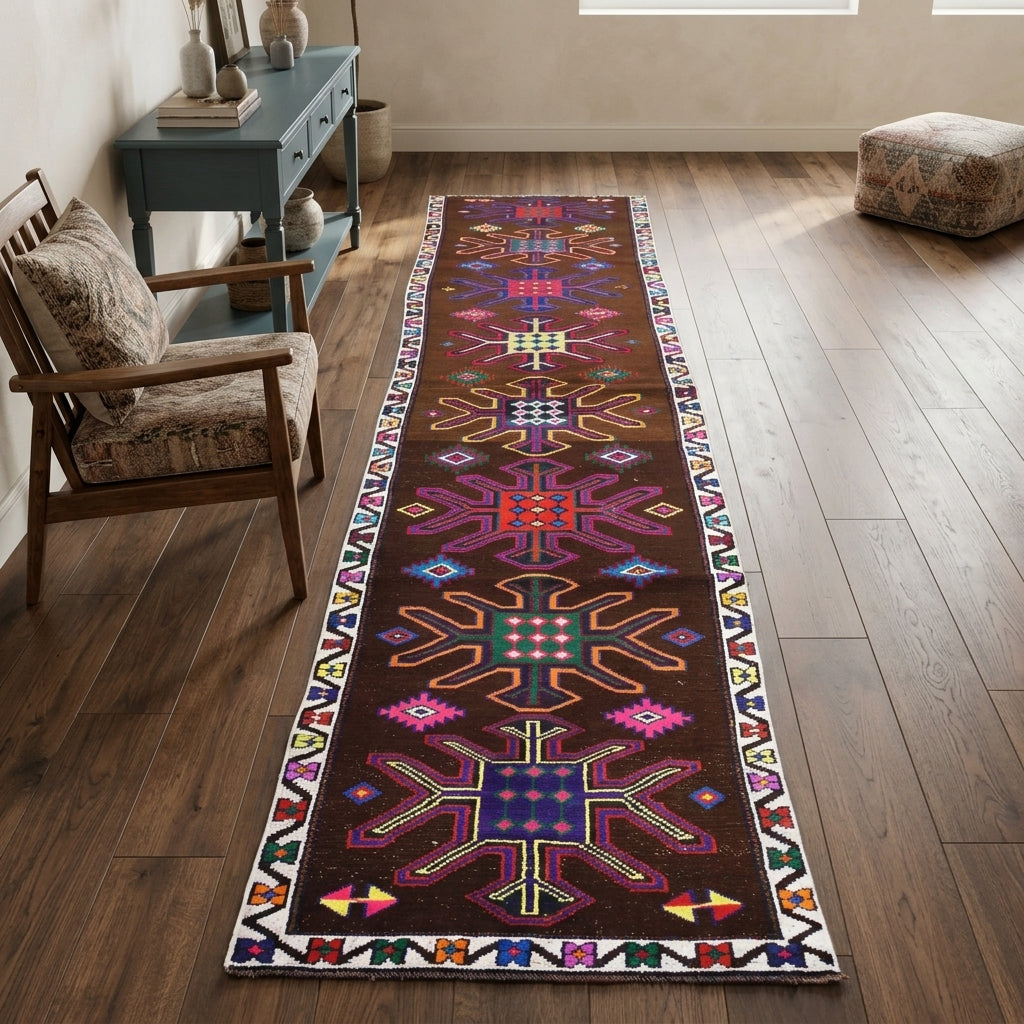 Oriental pattern on the Chrysothea vintage runner rug – handmade in Anatolia, Turkey