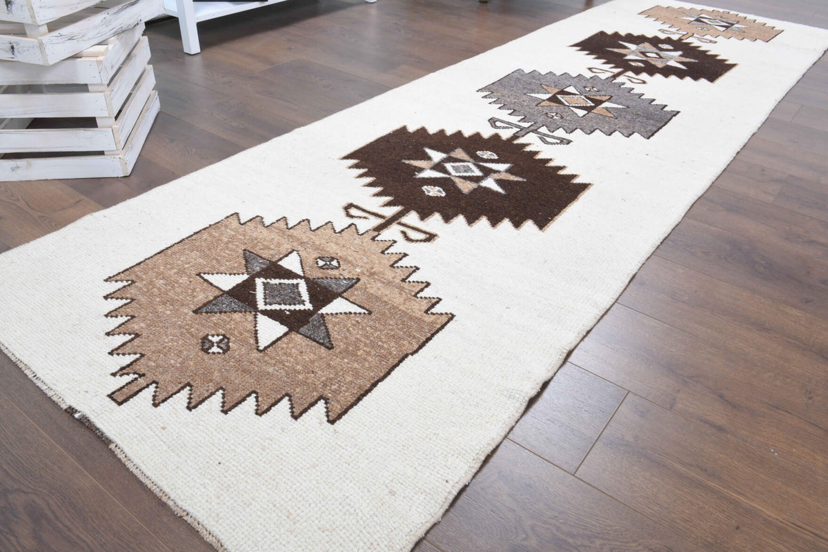 Phaenophone – vintage oriental runner for living room or hallway, 3'1" x 10'2" (93x311 cm)