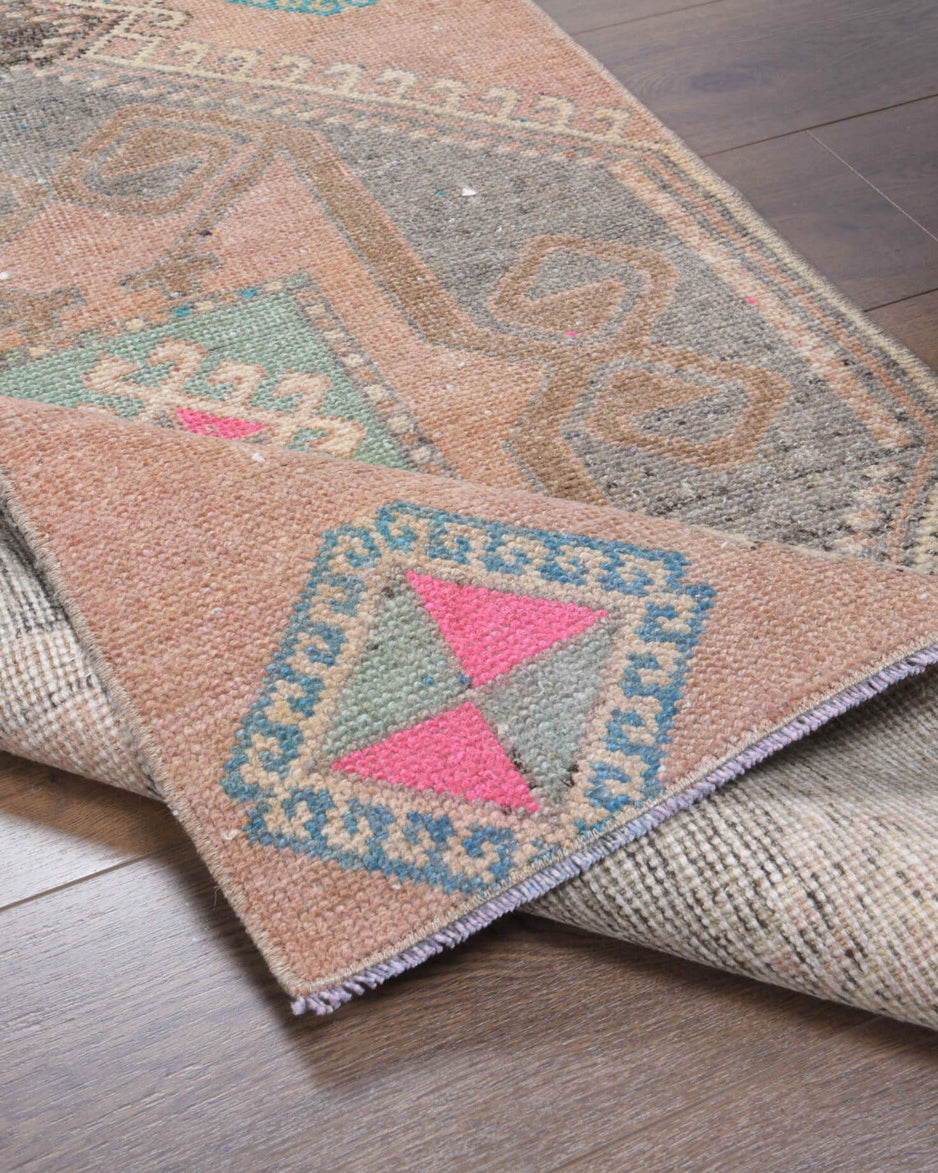 Periperver – vintage oriental runner for living room or hallway, 2'8" x 10'6" (81x320 cm)