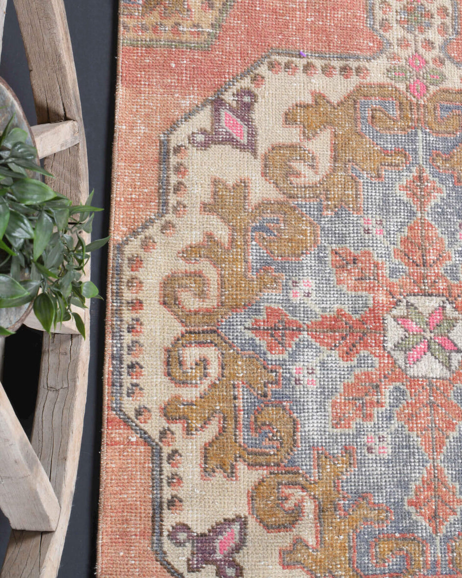 Canyar rug: 1970s handmade Anatolian rug with oriental motifs and cotton backing