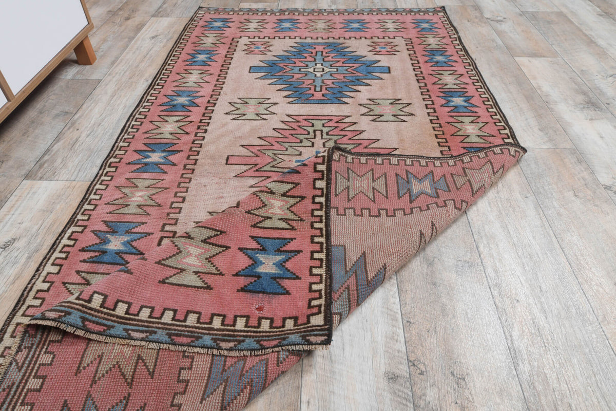 Authentic Anatolian vintage area rug (1970s) with oriental design – one-of-a-kind at Fame Rugs