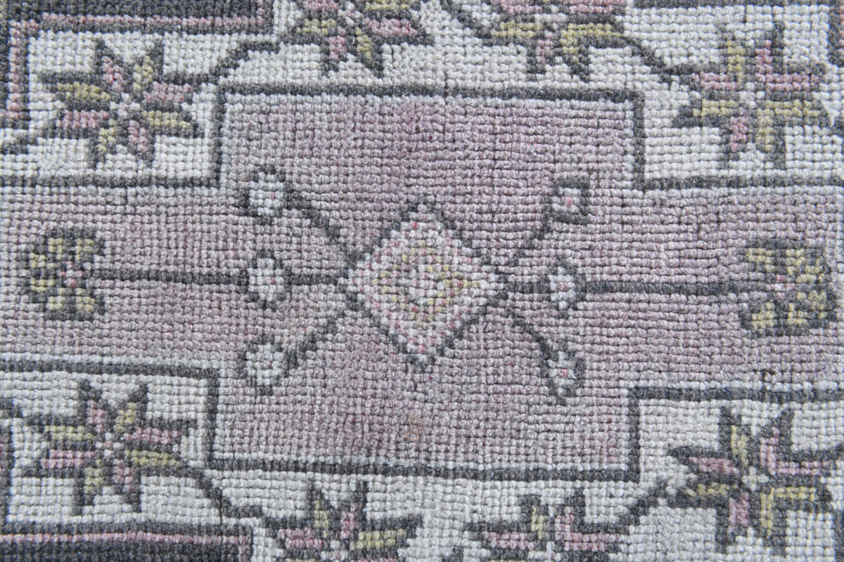 Authentic Anatolian vintage area rug (1970s) with oriental design – one-of-a-kind at Fame Rugs