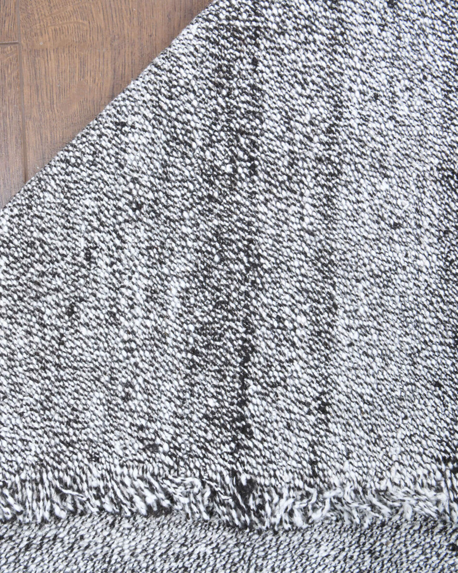 Handwoven flatweave wool runner from Anatolia, Turkey – 3x9 Flatweave Wool Vintage Runner Rug 3'5" x 9'2"