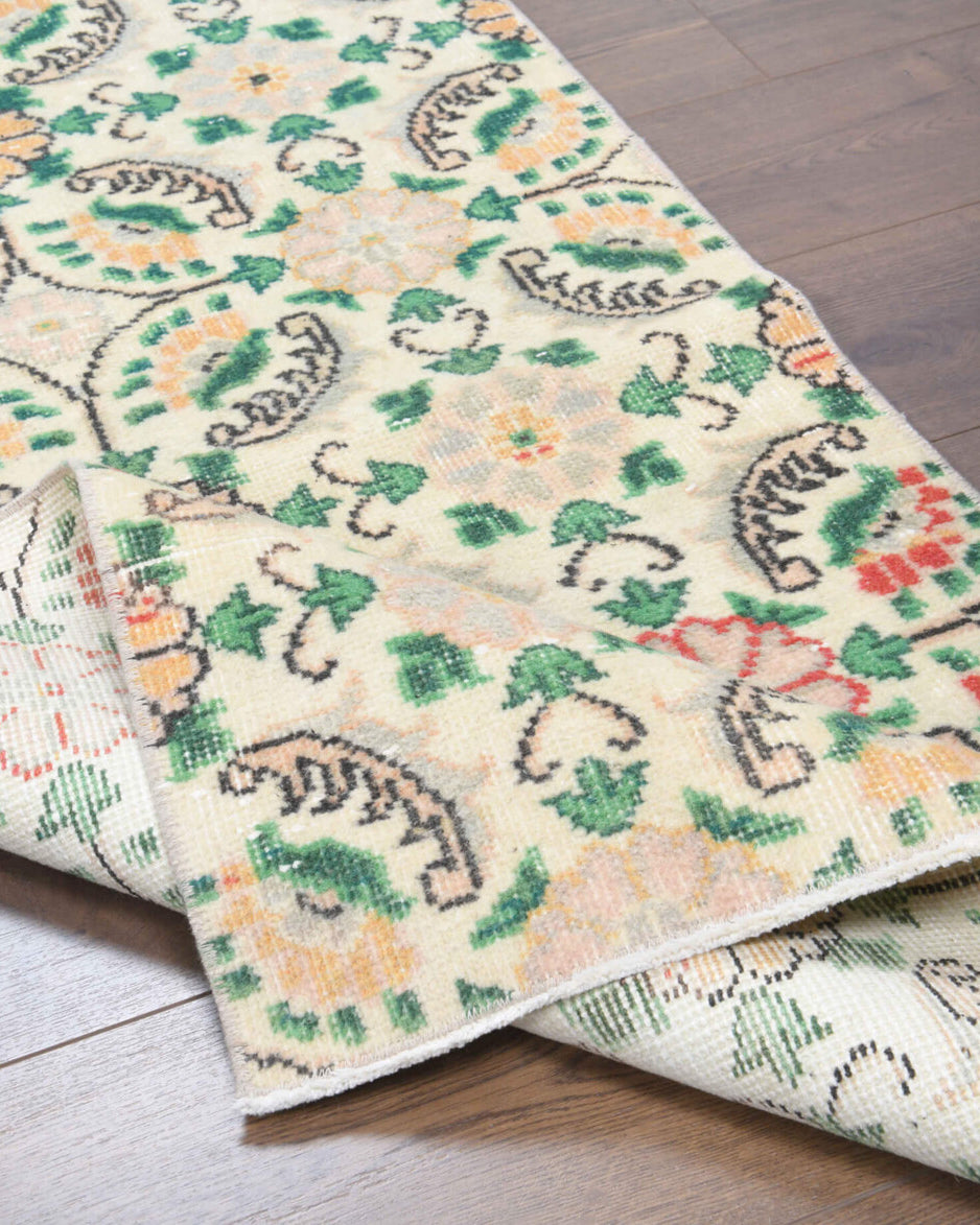 Petraura – vintage floral runner for living room or hallway, 2'6" x 9'5" (77x288 cm)