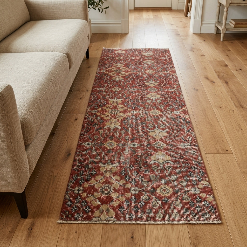 Floral pattern on the Husnsema vintage runner rug – handmade in Anatolia, Turkey