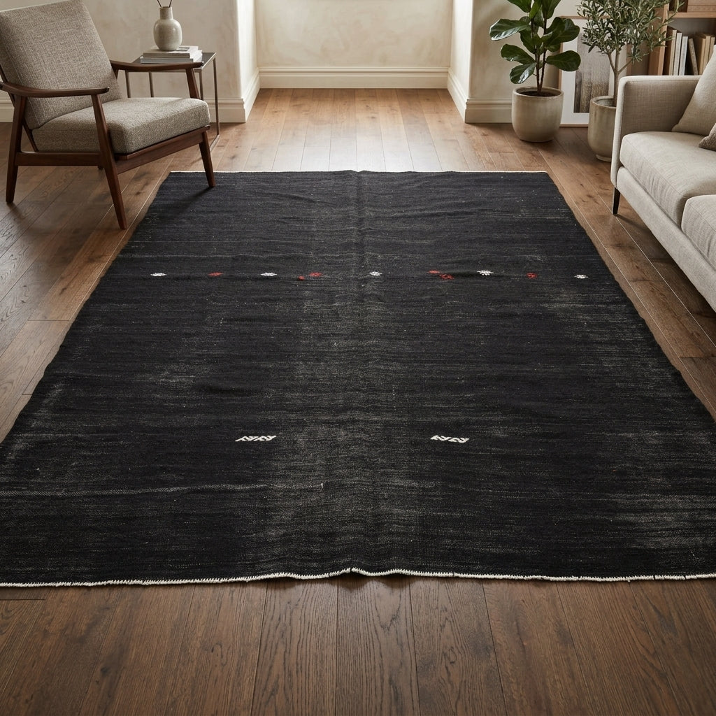 Solid pattern on the Fidansad vintage kilim rug – handwoven flatweave in Anatolia, Turkey