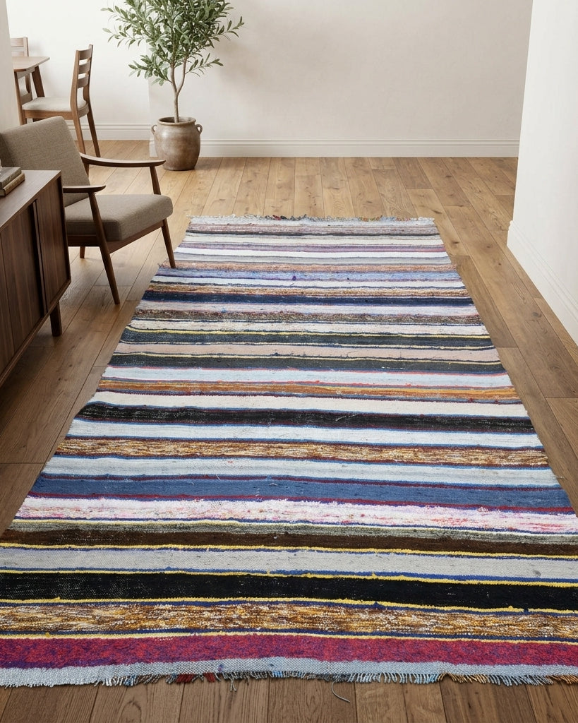 Oriental pattern on the Akikdeniz vintage kilim rug – handwoven flatweave in Anatolia, Turkey
