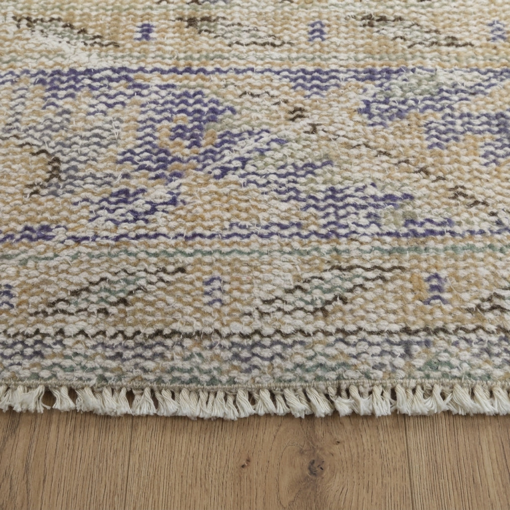 Oriental pattern on the Firatnur vintage area rug – handmade in Anatolia, Turkey