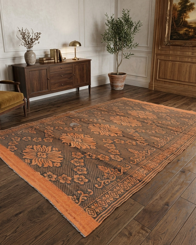 Ikat pattern on the Aysel vintage kilim rug – handwoven flatweave in Anatolia, Turkey