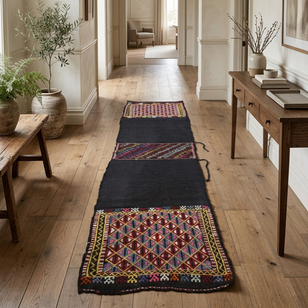Ikat pattern on the Humapezir vintage kilim runner rug – handwoven flatweave in Anatolia, Turkey