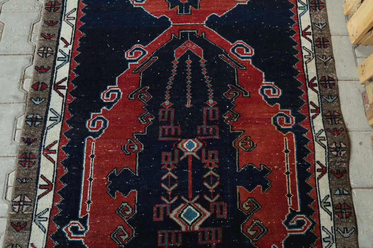 Authentic Anatolian vintage runner rug (1970s) with oriental design – one-of-a-kind at Fame Rugs