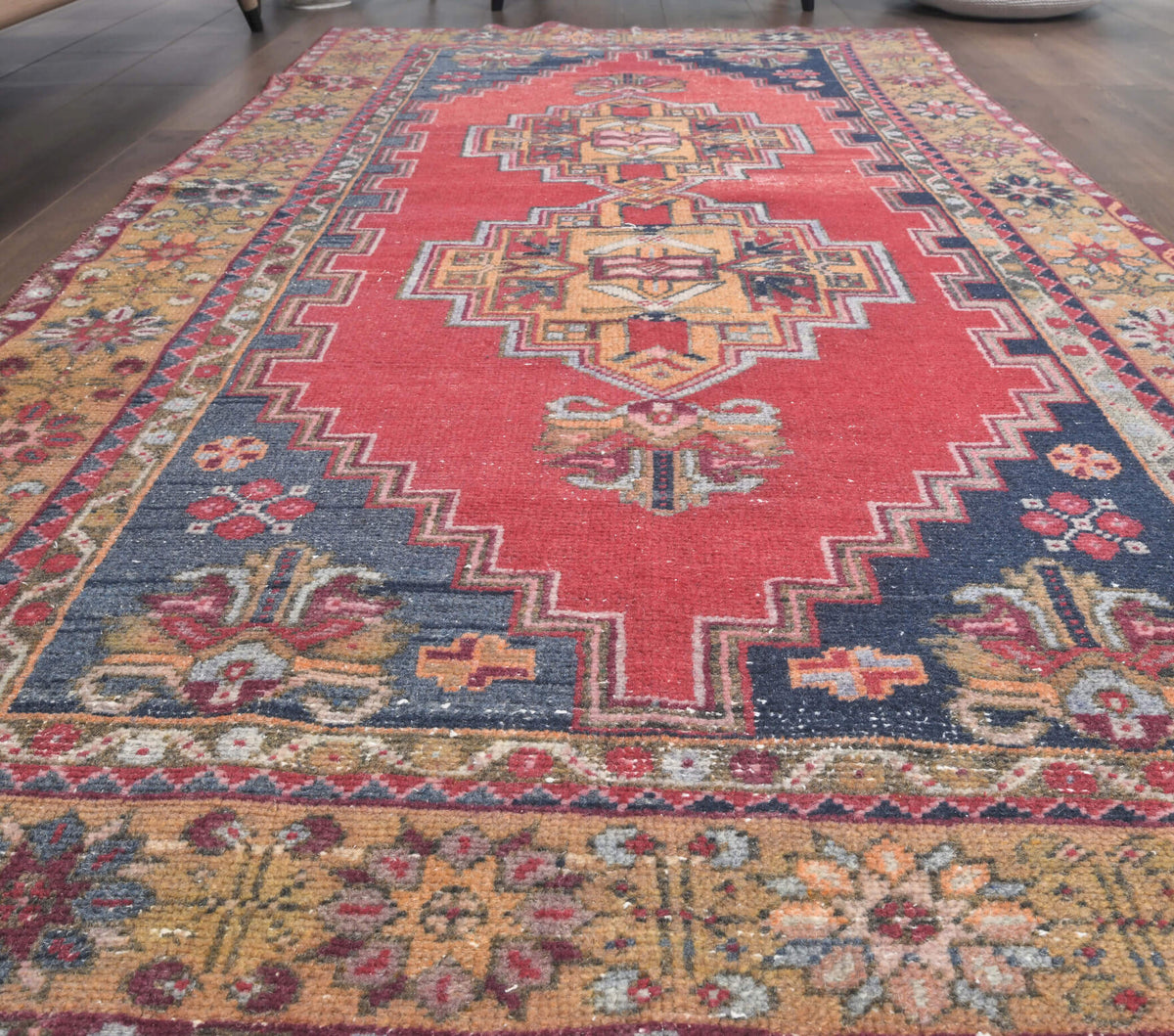 115x215 cm vintage Anatolian area rug – Nephephone, low pile, wool