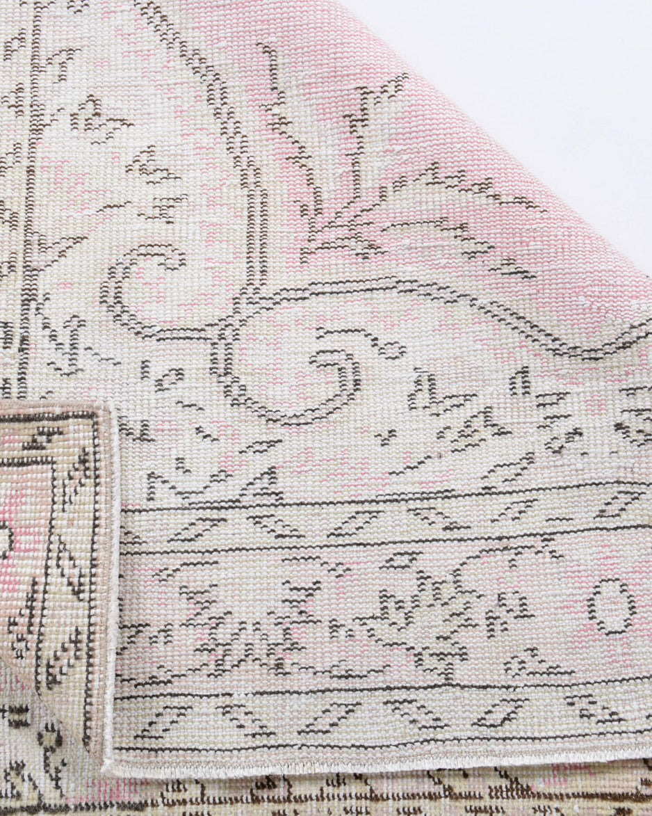Authentic Anatolian vintage area rug (1970s) with oriental design – one-of-a-kind at Fame Rugs