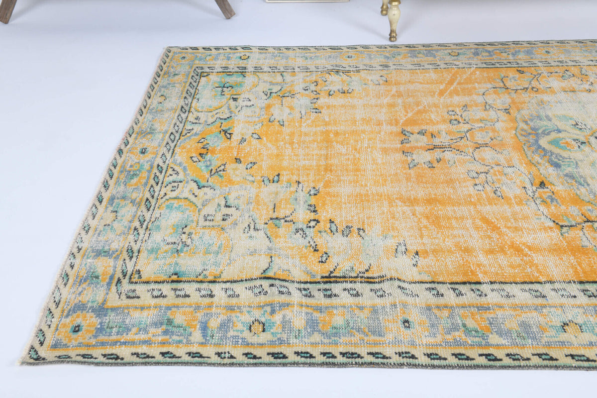 One-of-a-kind 1970s Anatolian vintage area rug in wool, 5'5" x 8'8"