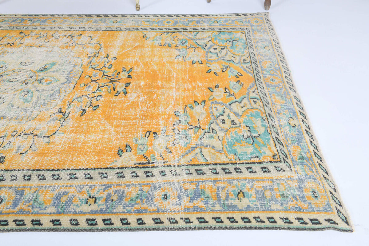 Nikopheme 5x9 Ft rug: 1970s handmade Anatolian rug with oriental motifs and cotton backing