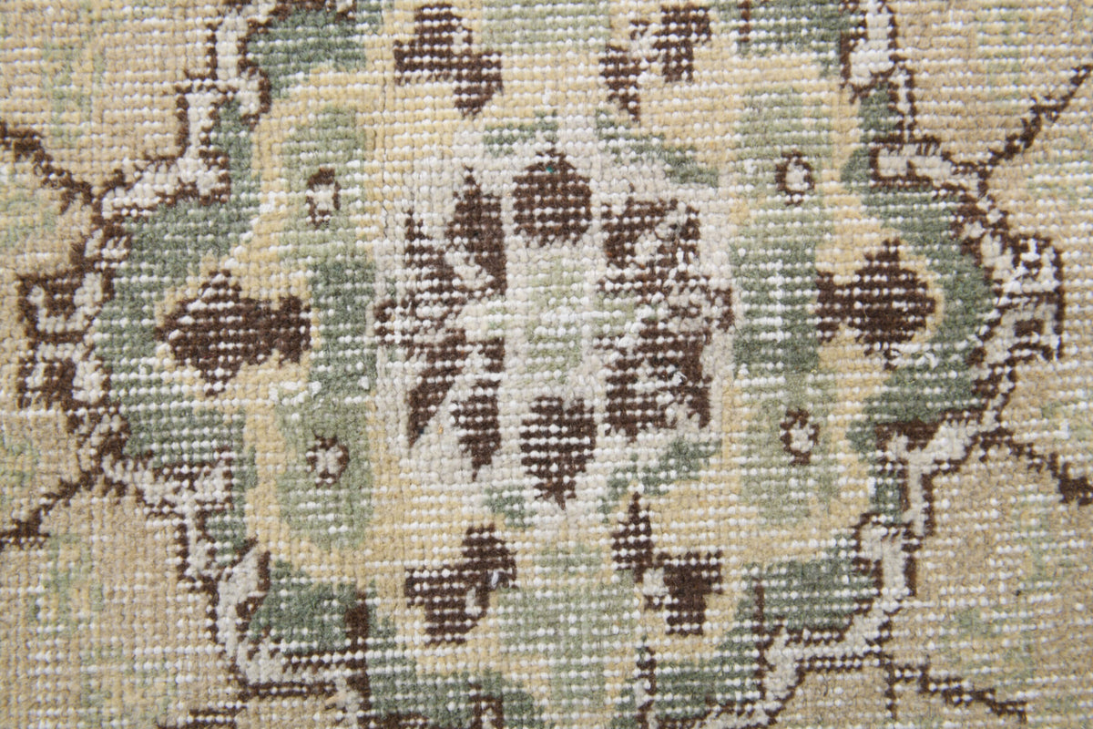 Zerafetgul rug: 1970s handmade Anatolian rug with oriental motifs and cotton backing