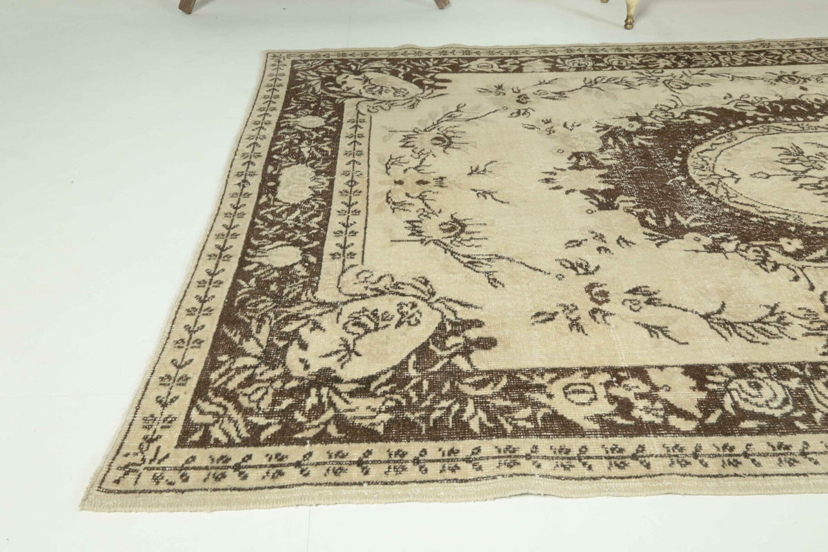One-of-a-kind 1970s Anatolian vintage area rug in wool, 5'9" x 9'7"