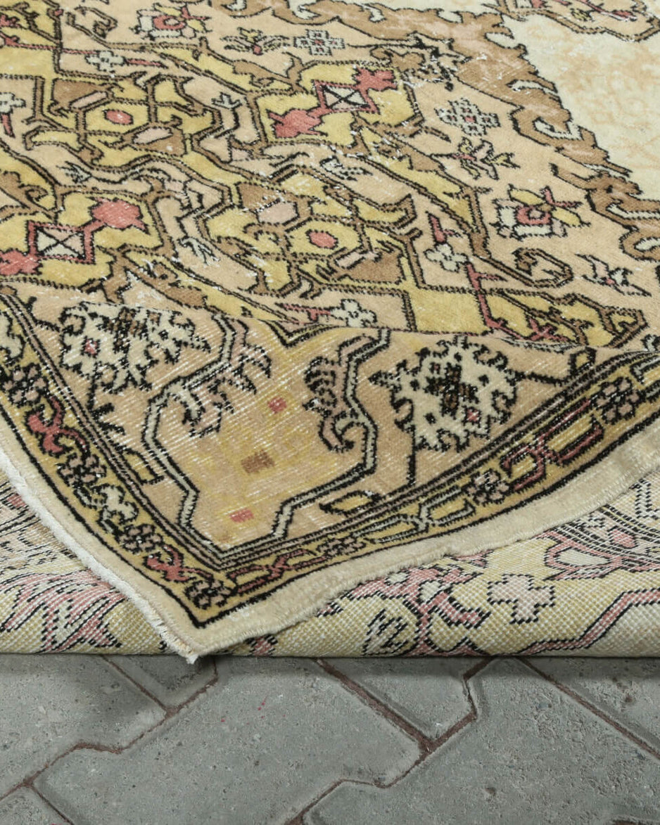 Vintage Anatolian Brown Area Rug in wool – 1970s piece from Anatolia, Turkey | Fame Rugs