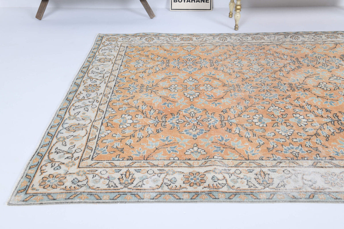 One-of-a-kind 1970s Anatolian vintage area rug in wool, 5'6" x 9'2"