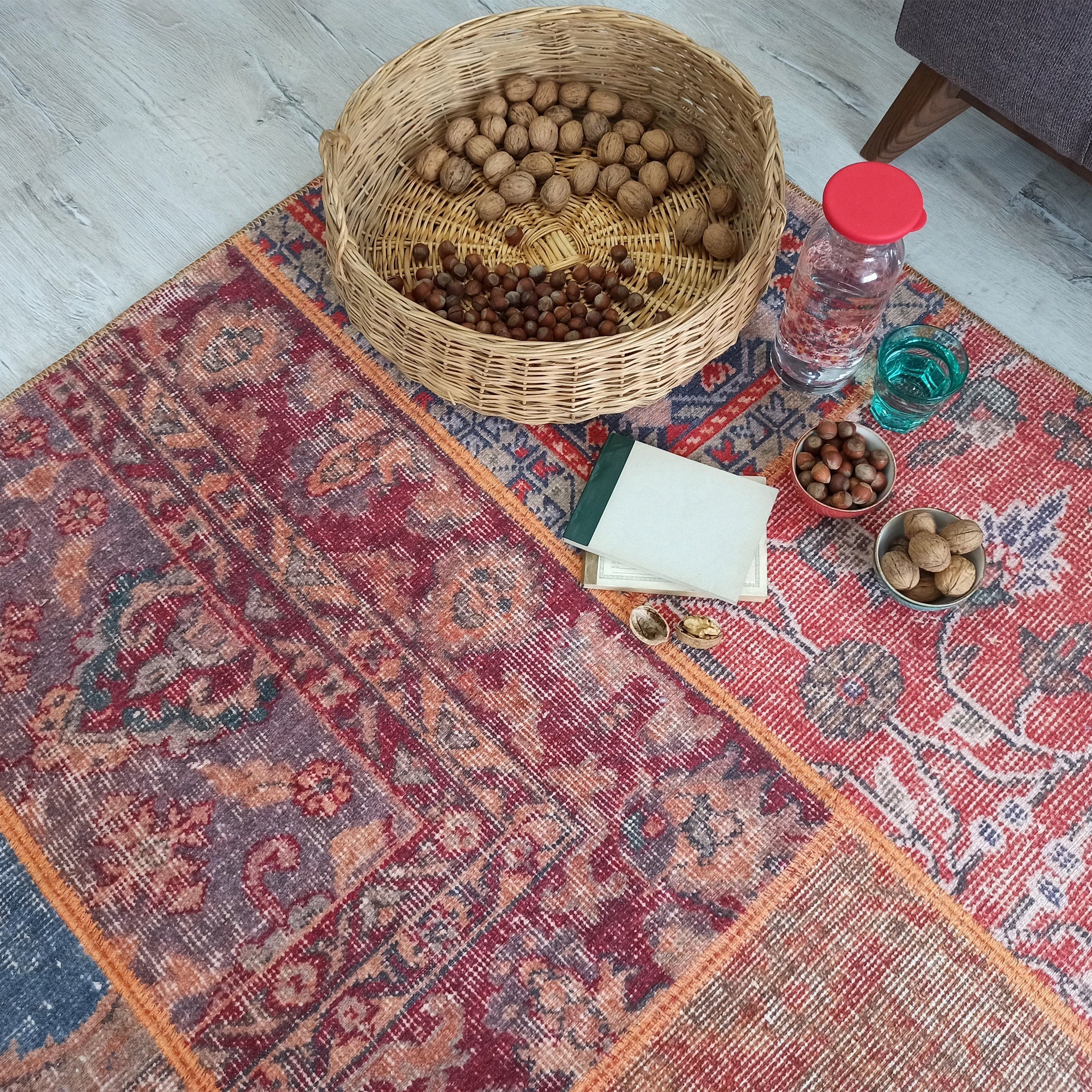 Alov Traditional Red & Navy Blue Rug