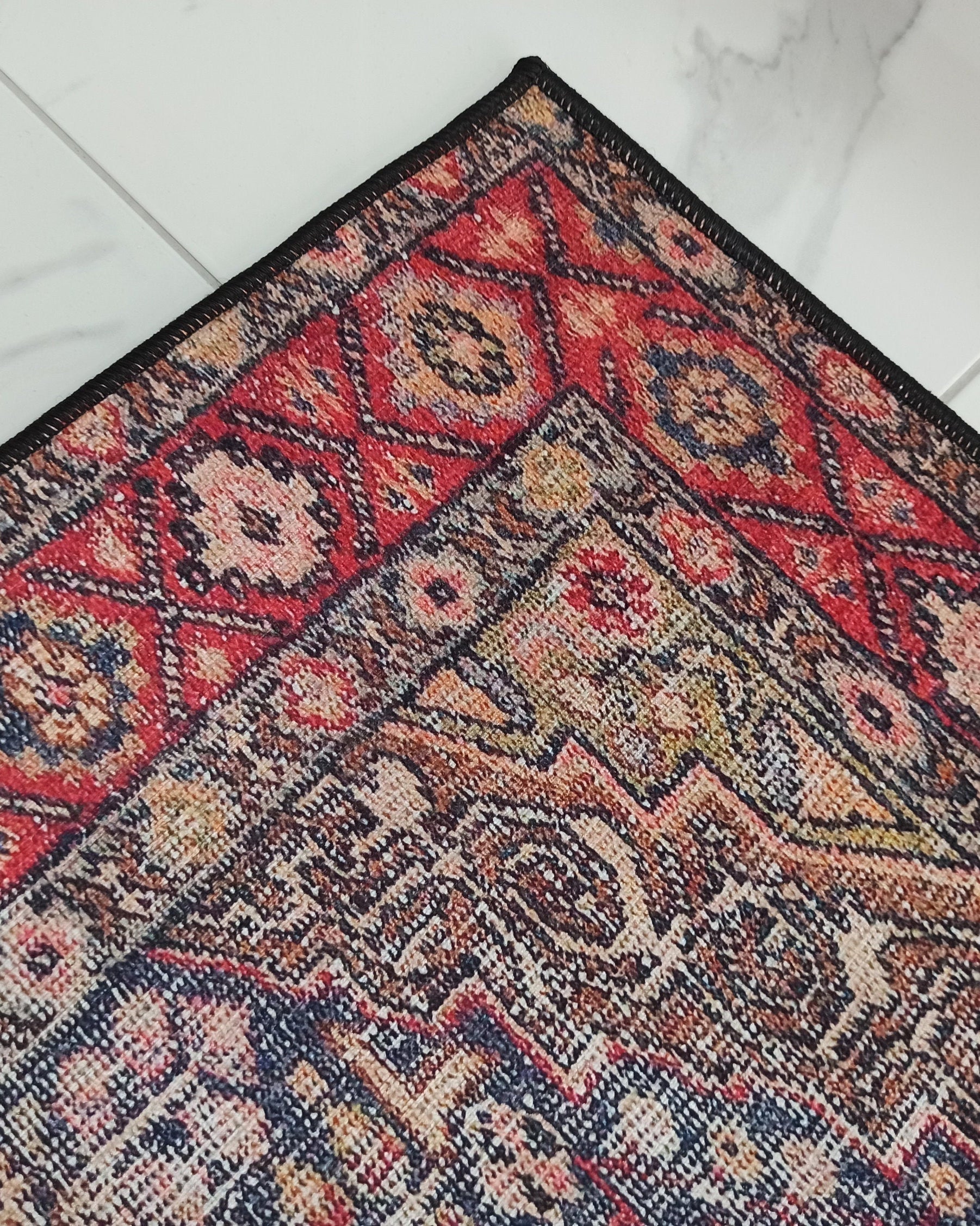 Amra2 Runner Oriental Red Runner Rug