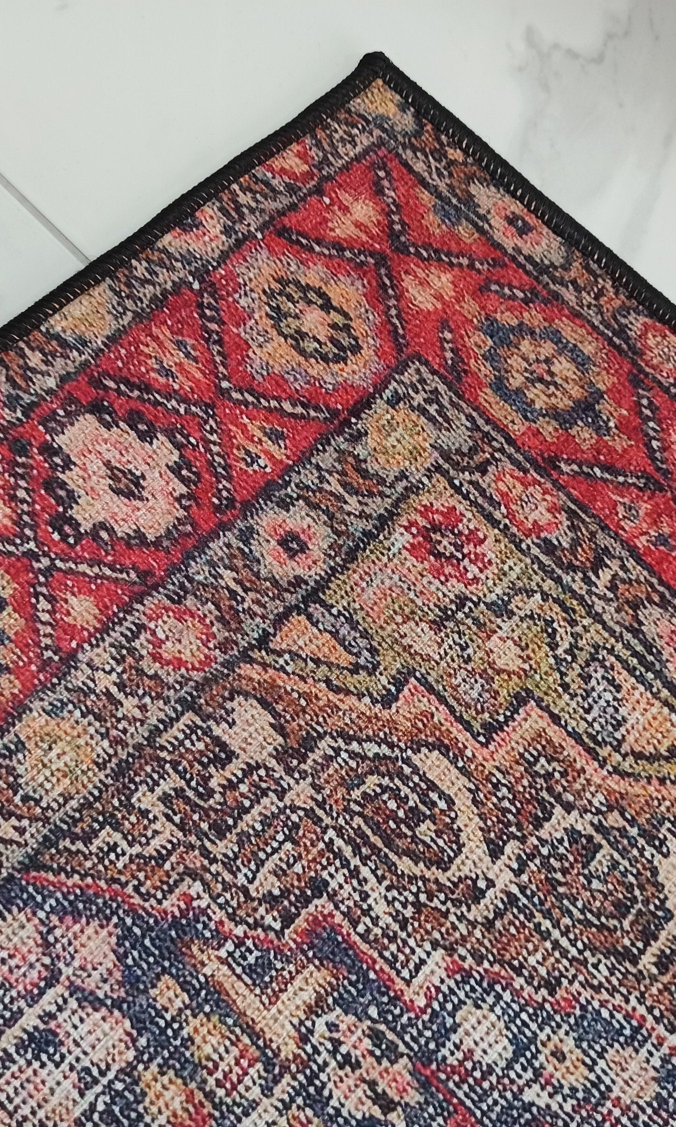 Amra2 Runner Oriental Red Runner Rug