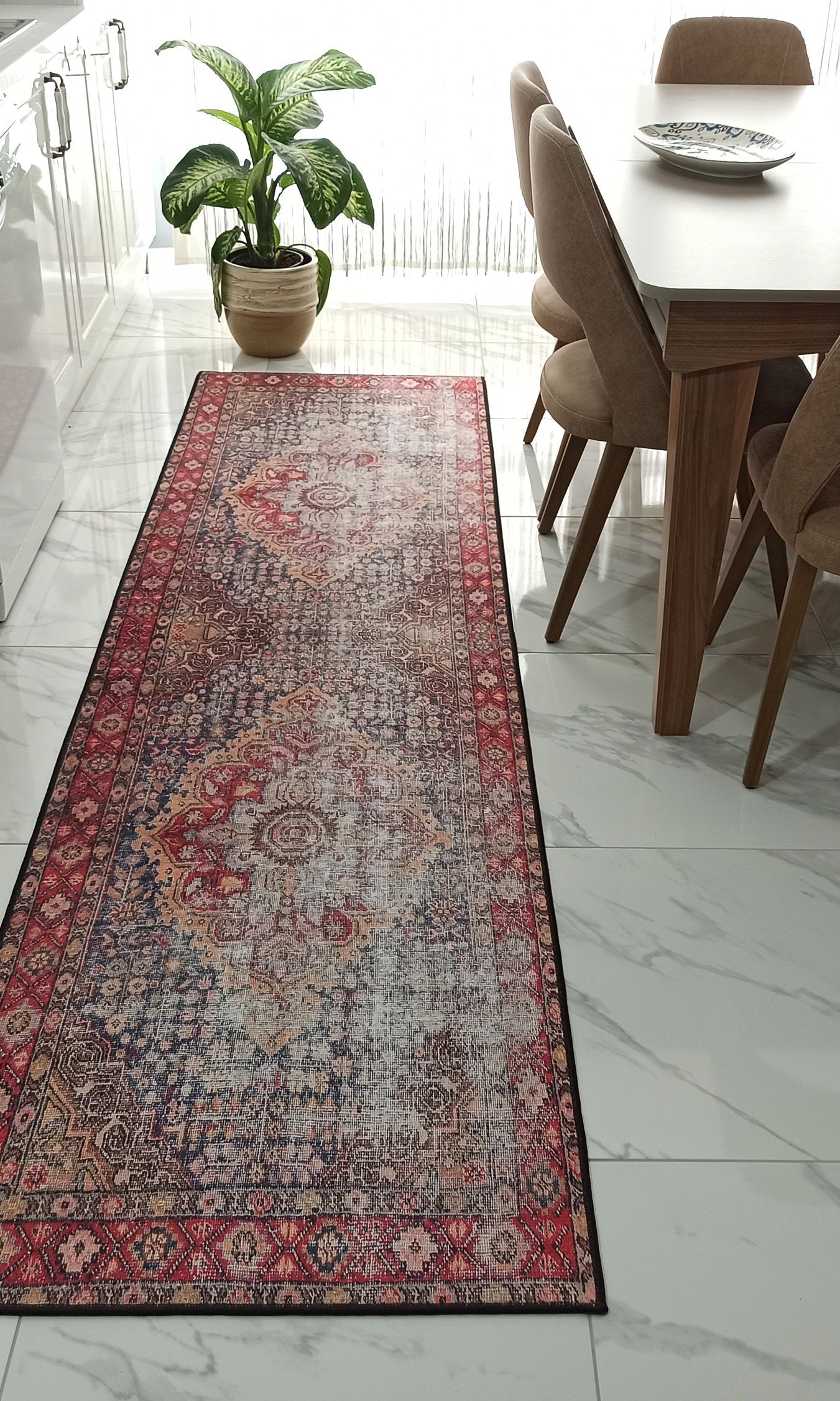 Amra2 Runner Oriental Red Runner Rug