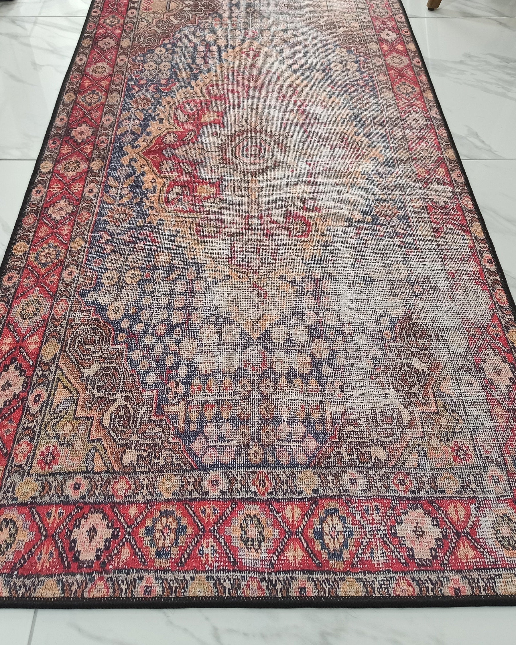 Amra2 Runner Oriental Red Runner Rug
