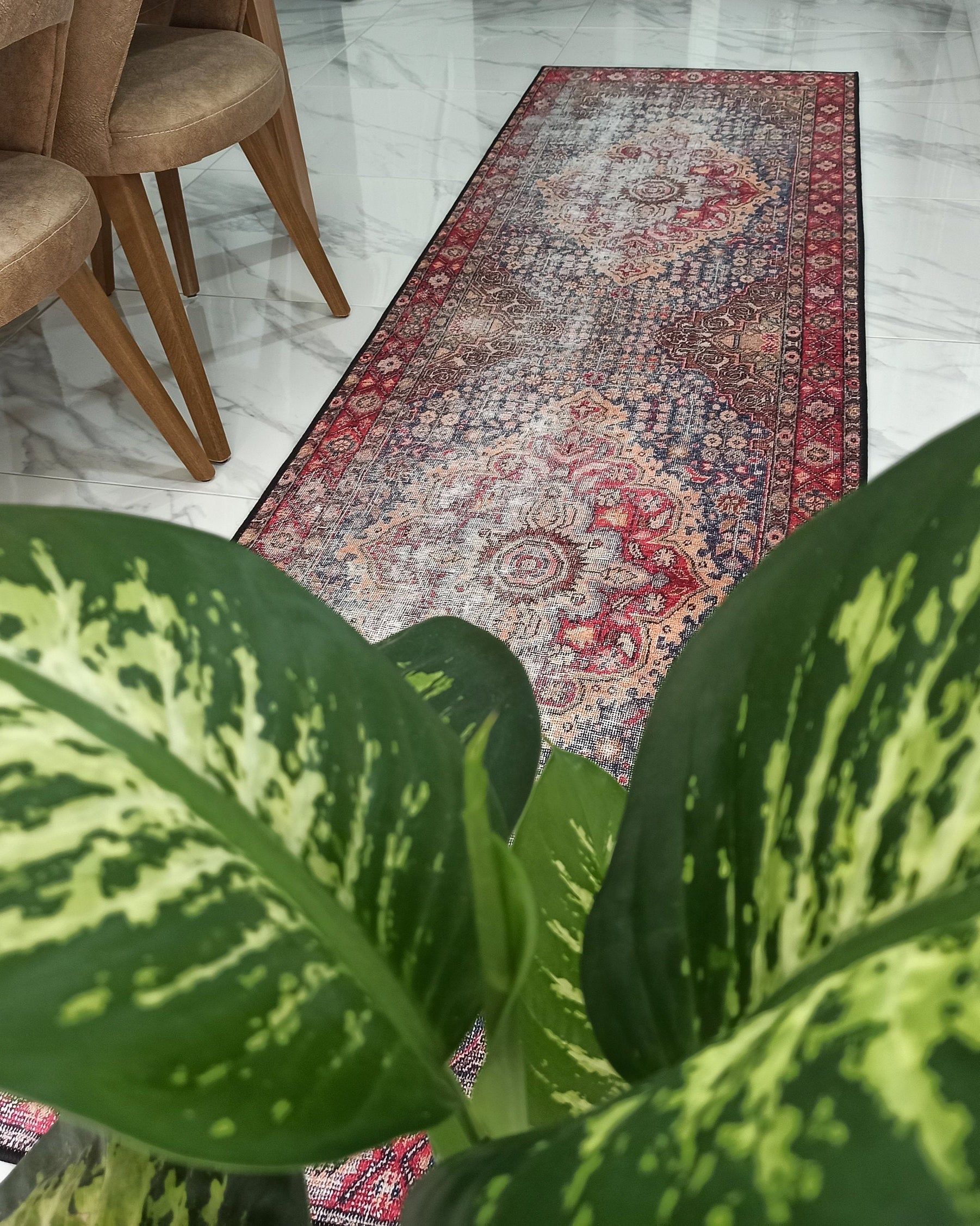 Amra2 Runner Oriental Red Runner Rug