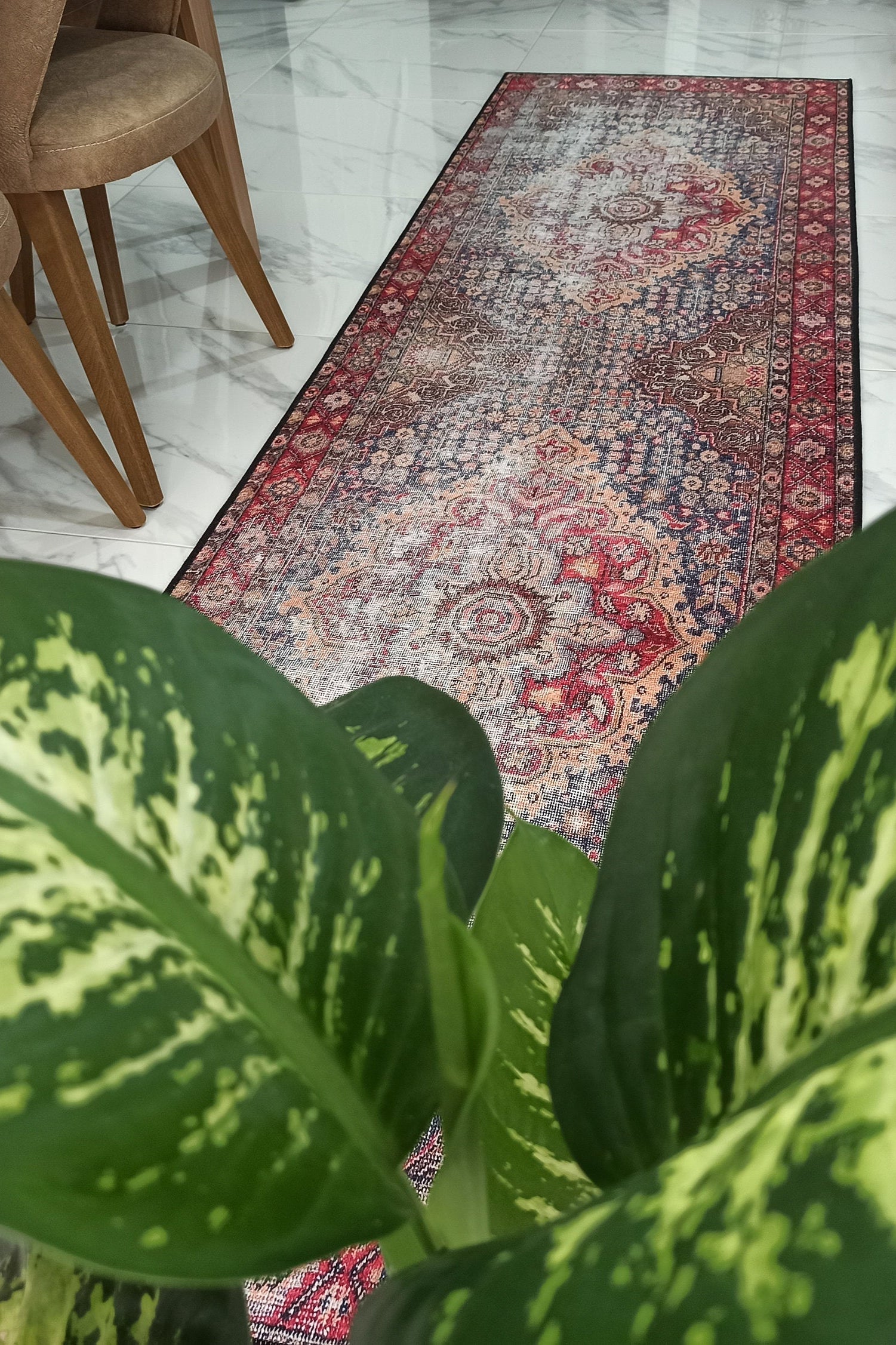 Amra2 Runner Oriental Red Runner Rug